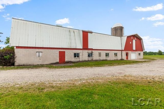 8720 Sharon Hollow Road, Manchester, MI 48158