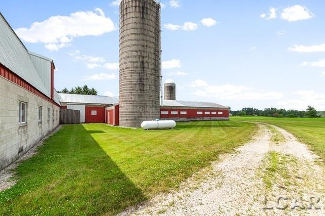 8720 Sharon Hollow Road, Manchester, MI 48158