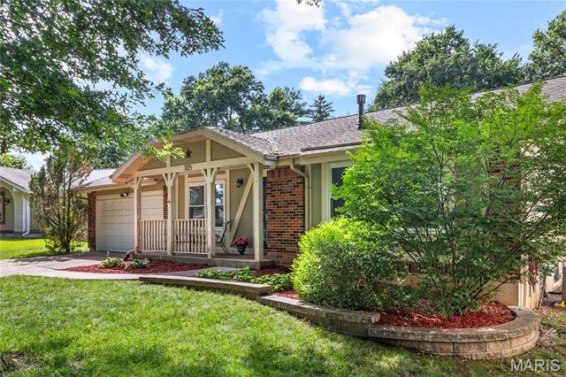 1115 Shadowoak Drive, Ballwin, MO 63021