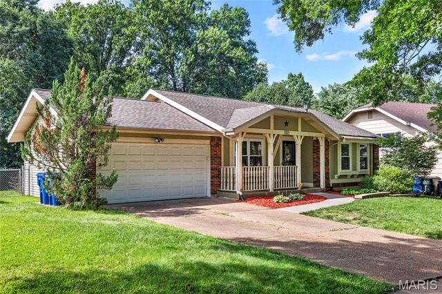 1115 Shadowoak Drive, Ballwin, MO 63021