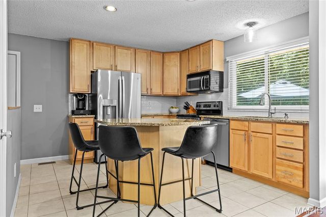 1115 Shadowoak Drive, Ballwin, MO 63021