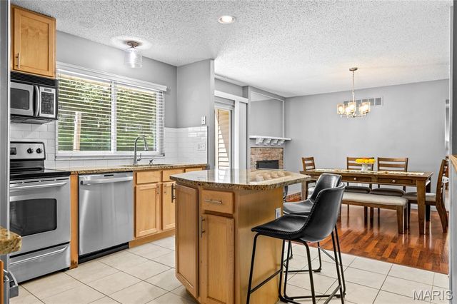 1115 Shadowoak Drive, Ballwin, MO 63021