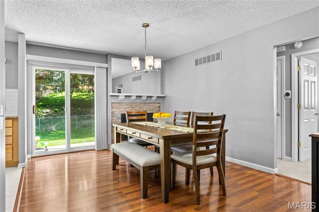 1115 Shadowoak Drive, Ballwin, MO 63021