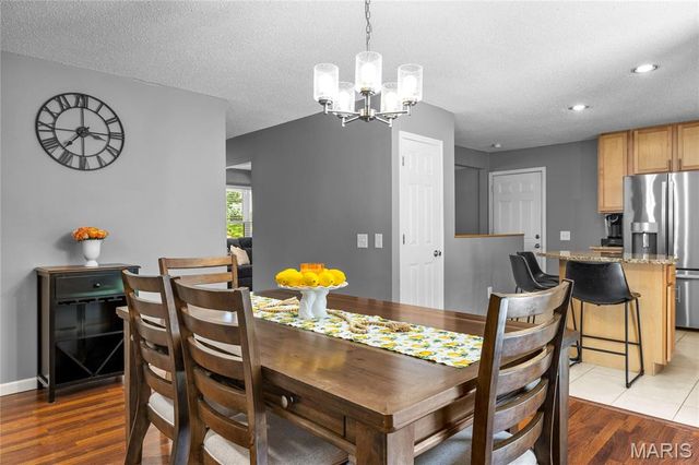 1115 Shadowoak Drive, Ballwin, MO 63021