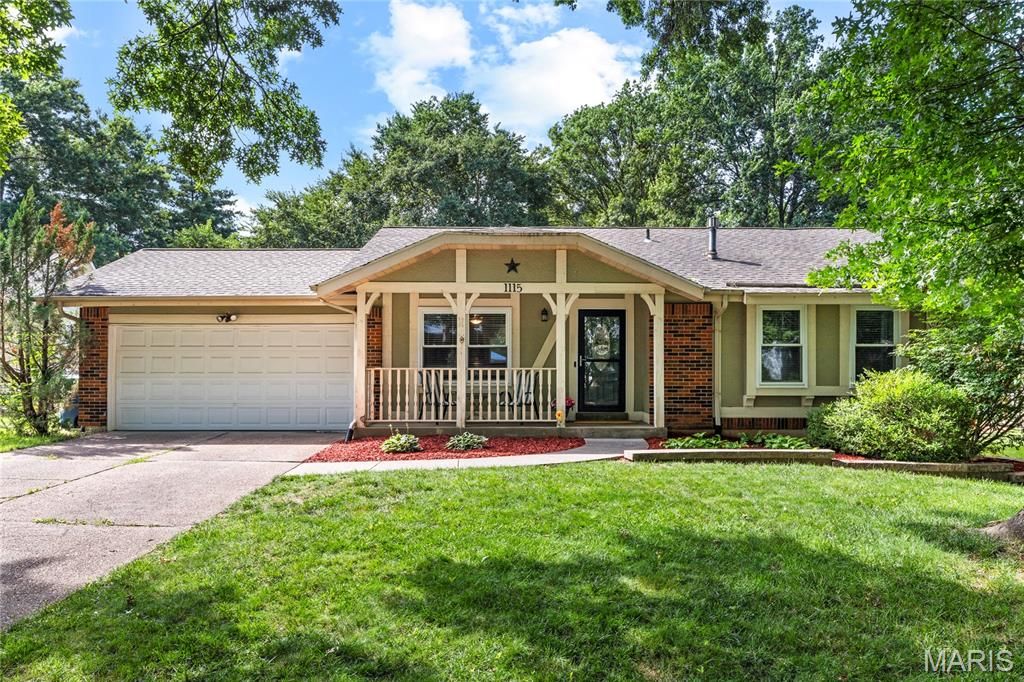 1115 Shadowoak Drive, Ballwin, MO 63021