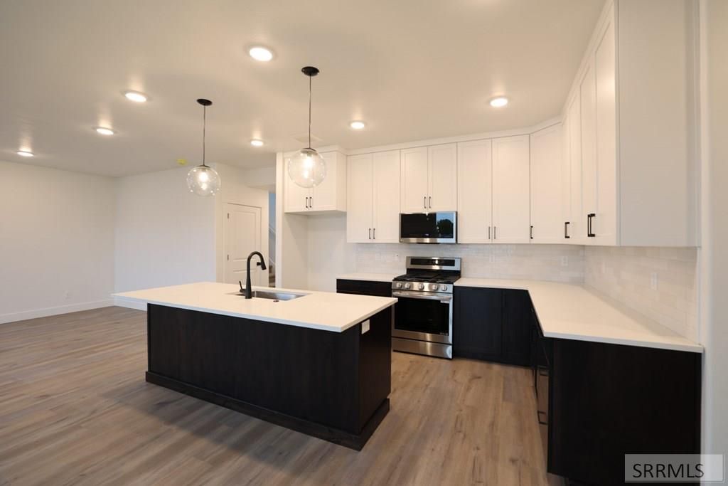 Image 4 of property listing at 2354 W 550 S, Rexburg, ID 83440