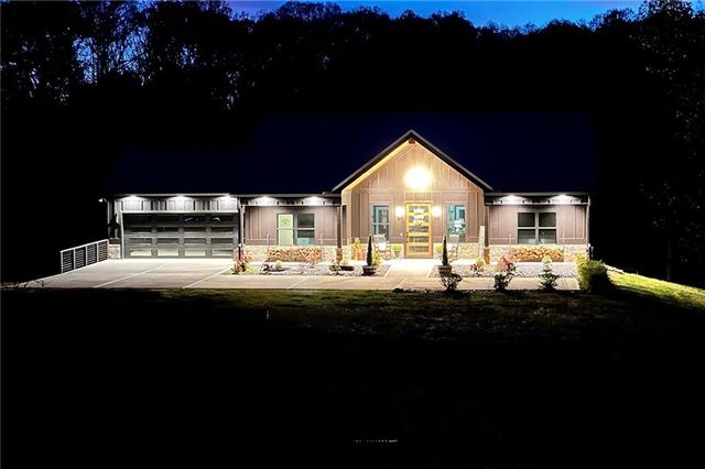 736 Town Creek Church Road, Talking Rock, GA 30175