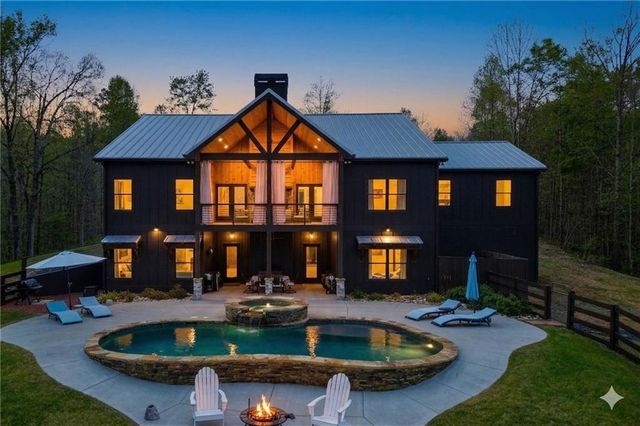736 Town Creek Church Road, Talking Rock, GA 30175