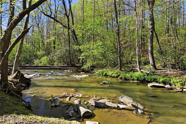 736 Town Creek Church Road, Talking Rock, GA 30175