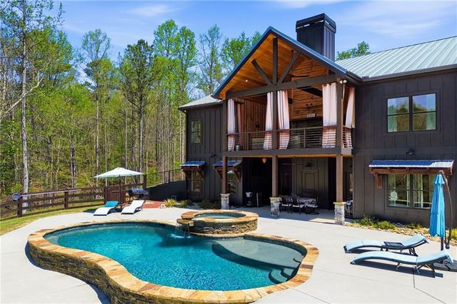 736 Town Creek Church Road, Talking Rock, GA 30175