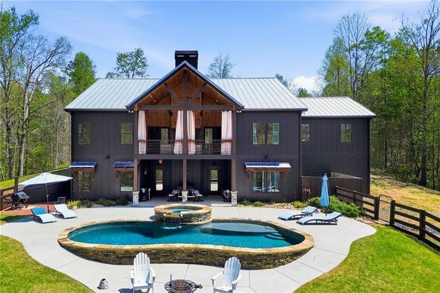 736 Town Creek Church Road, Talking Rock, GA 30175