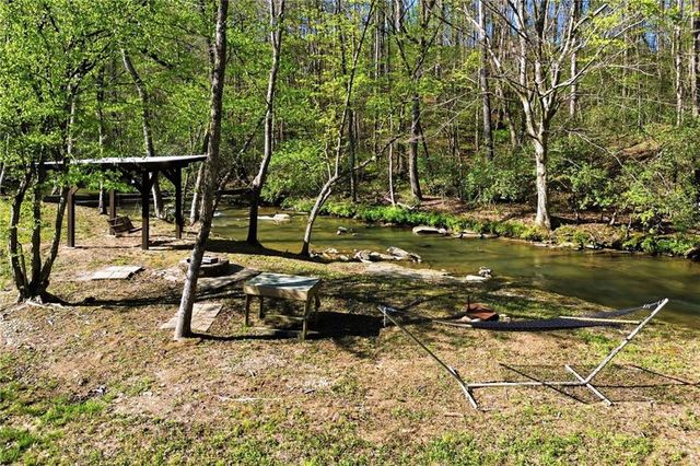 736 Town Creek Church Road, Talking Rock, GA 30175