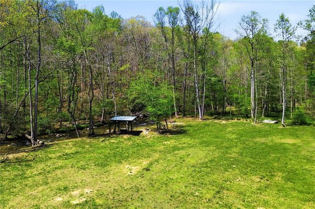 736 Town Creek Church Road, Talking Rock, GA 30175