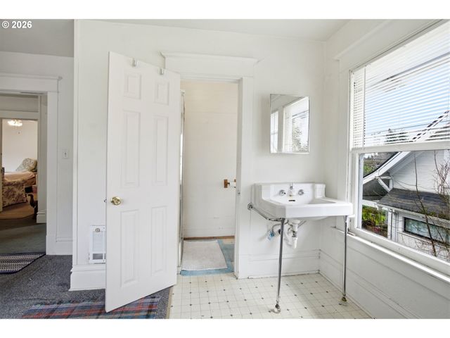 335 Se BAKER St, Mc Minnville, OR 97128