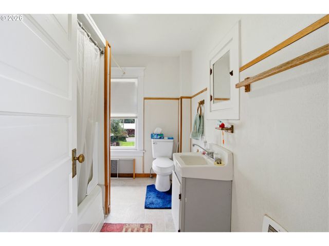 335 Se BAKER St, Mc Minnville, OR 97128
