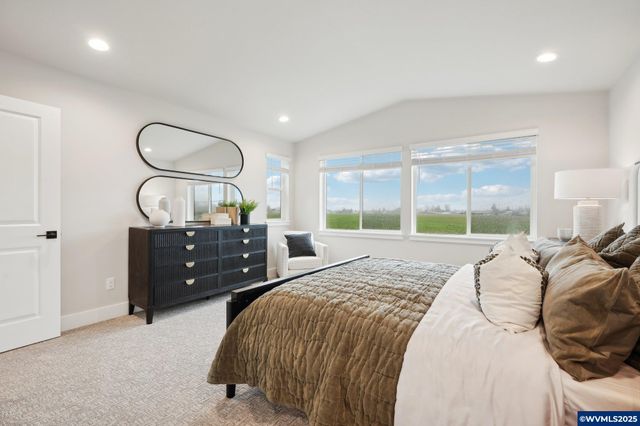 708 Magnolia Av, Woodburn, OR 97071