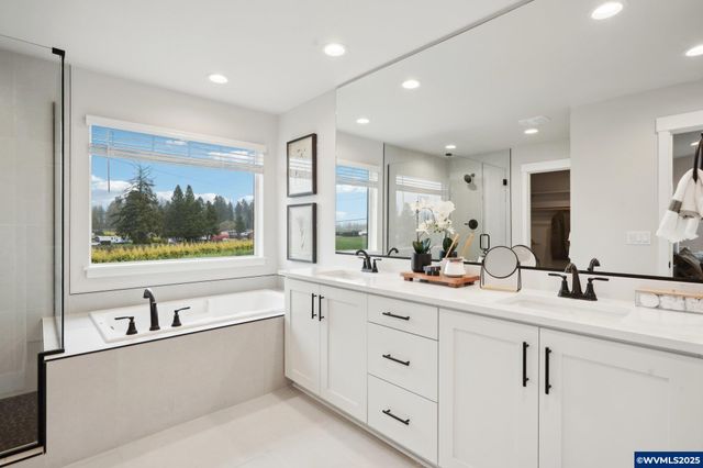 708 Magnolia Av, Woodburn, OR 97071