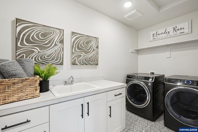 708 Magnolia Av, Woodburn, OR 97071