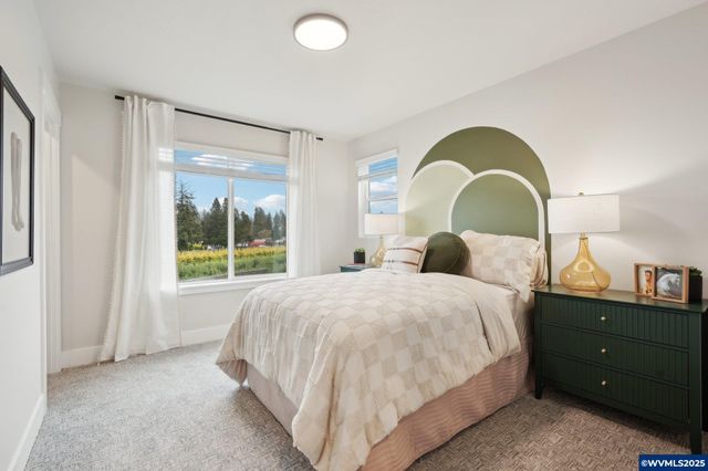 708 Magnolia Av, Woodburn, OR 97071