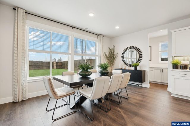 708 Magnolia Av, Woodburn, OR 97071