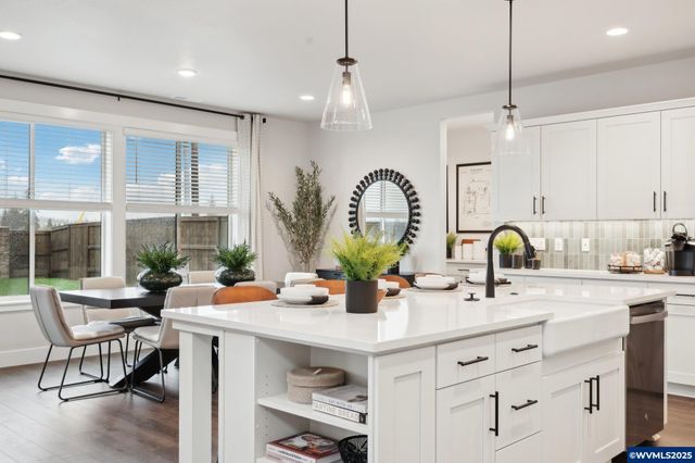 708 Magnolia Av, Woodburn, OR 97071