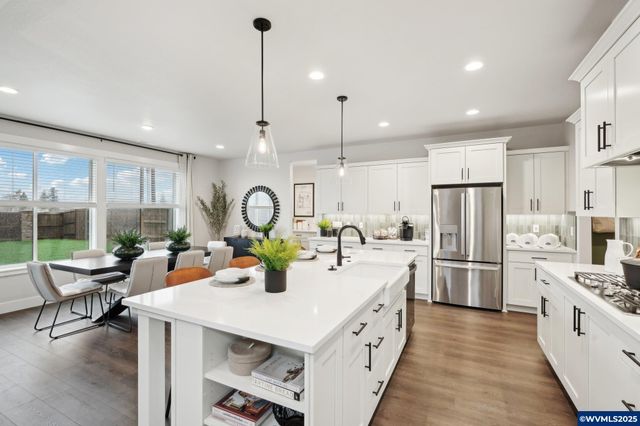 708 Magnolia Av, Woodburn, OR 97071