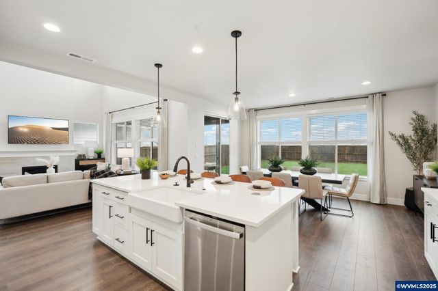 708 Magnolia Av, Woodburn, OR 97071