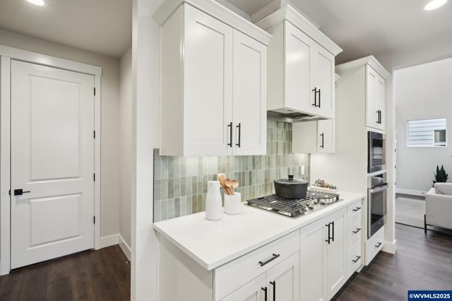 708 Magnolia Av, Woodburn, OR 97071