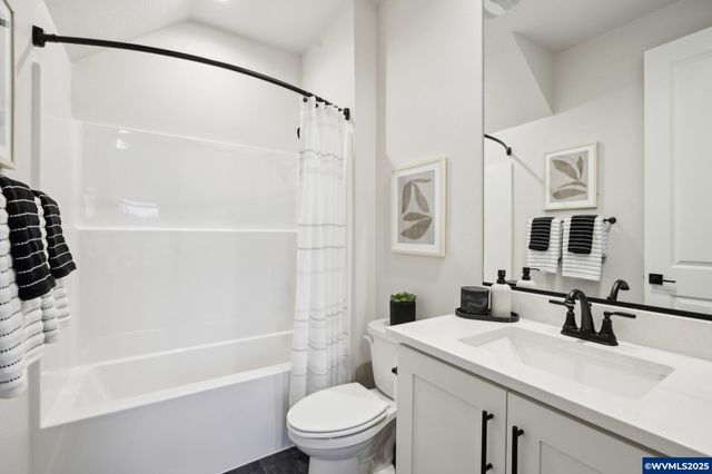 708 Magnolia Av, Woodburn, OR 97071