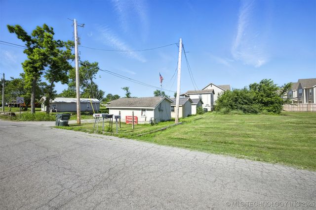 507 S Maryland Avenue, Claremore, OK 74017