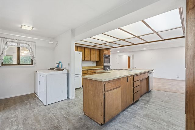 6900 Pleasant Creek Road, Rogue River, OR 97537