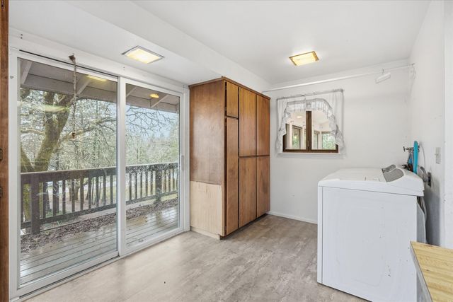 6900 Pleasant Creek Road, Rogue River, OR 97537