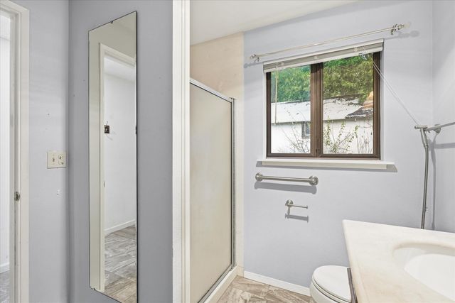 6900 Pleasant Creek Road, Rogue River, OR 97537