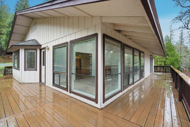 6900 Pleasant Creek Road, Rogue River, OR 97537