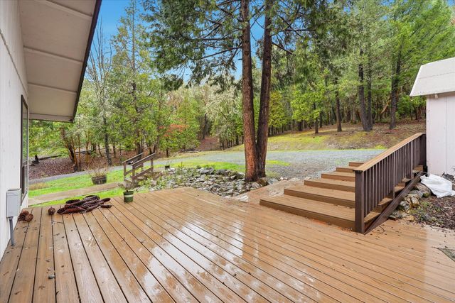 6900 Pleasant Creek Road, Rogue River, OR 97537