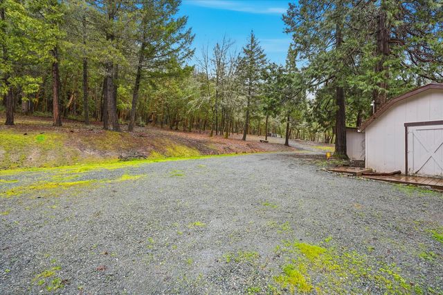 6900 Pleasant Creek Road, Rogue River, OR 97537