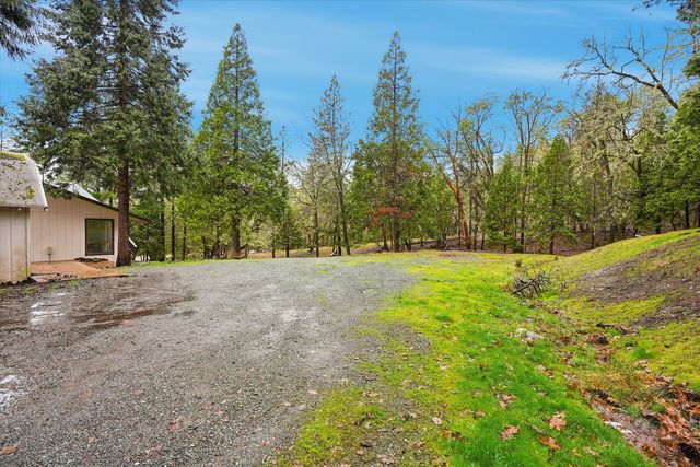 6900 Pleasant Creek Road, Rogue River, OR 97537