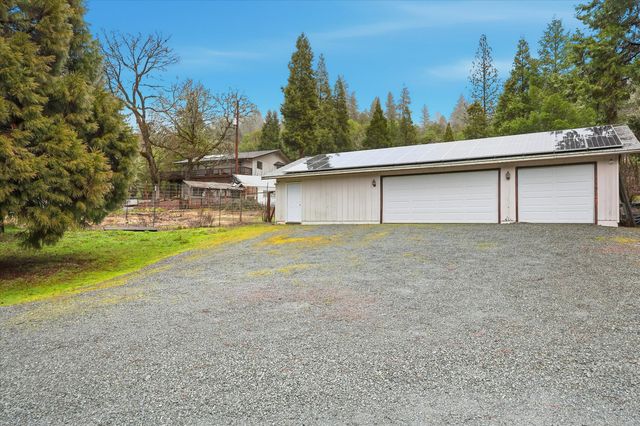 6900 Pleasant Creek Road, Rogue River, OR 97537