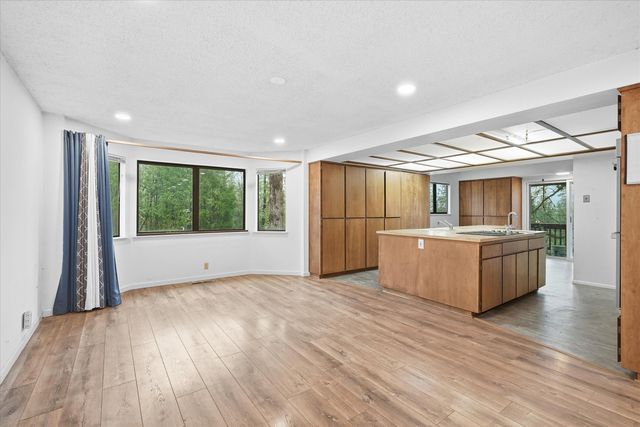 6900 Pleasant Creek Road, Rogue River, OR 97537