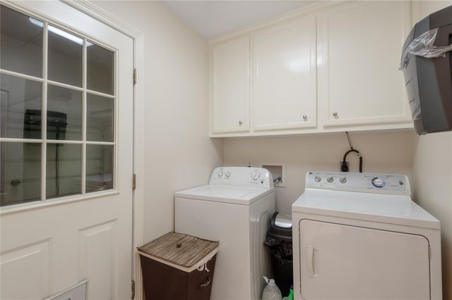 2023 E Lake Drive, Huntsville, TX 77340