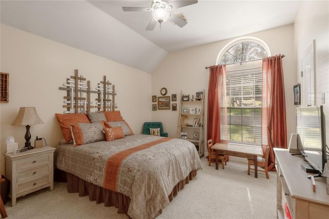 2023 E Lake Drive, Huntsville, TX 77340