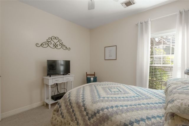 2023 E Lake Drive, Huntsville, TX 77340