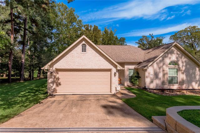 2023 E Lake Drive, Huntsville, TX 77340