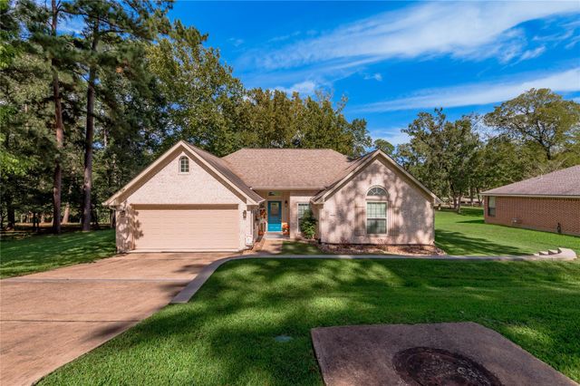 2023 E Lake Drive, Huntsville, TX 77340