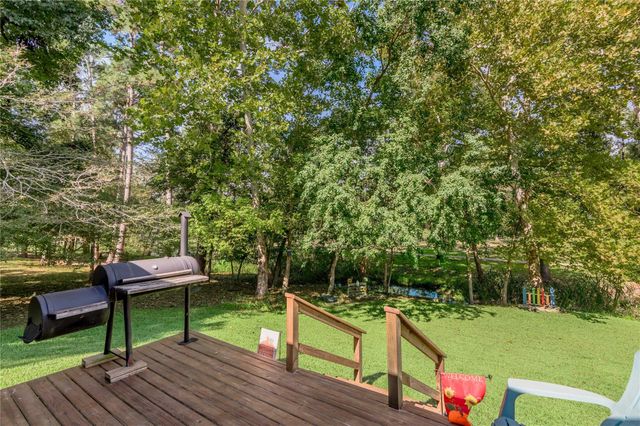 2023 E Lake Drive, Huntsville, TX 77340