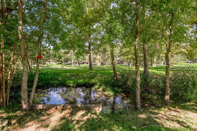 2023 E Lake Drive, Huntsville, TX 77340