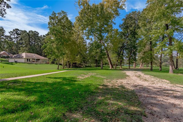 2023 E Lake Drive, Huntsville, TX 77340