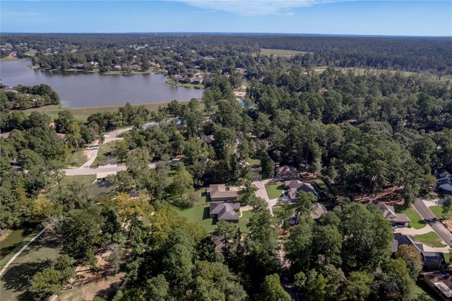 2023 E Lake Drive, Huntsville, TX 77340