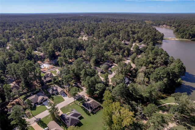 2023 E Lake Drive, Huntsville, TX 77340