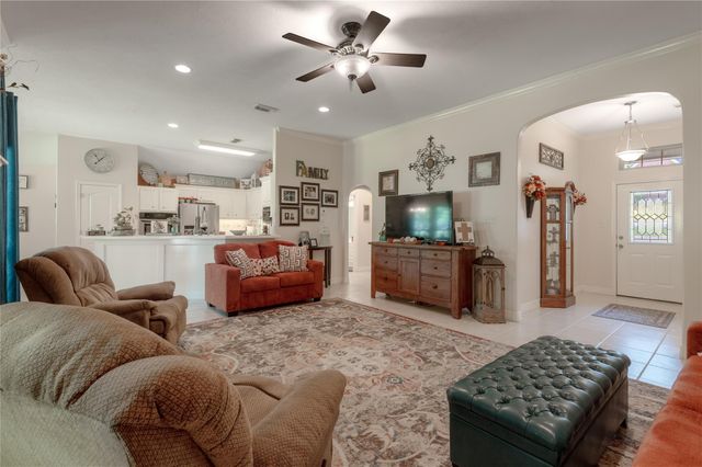 2023 E Lake Drive, Huntsville, TX 77340